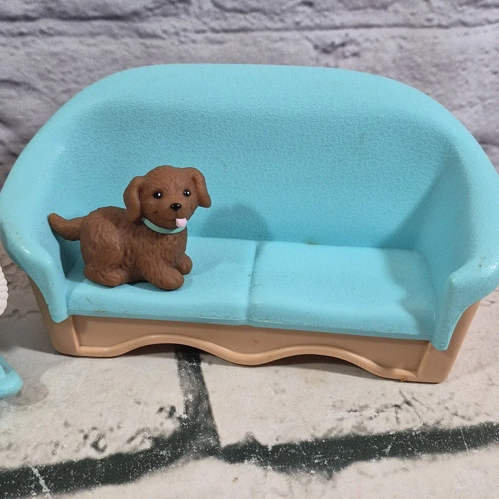Fisher Price Loving Family Dream Dollhouse 1993 Wicker Rocking & Couch & 2 Dogs
